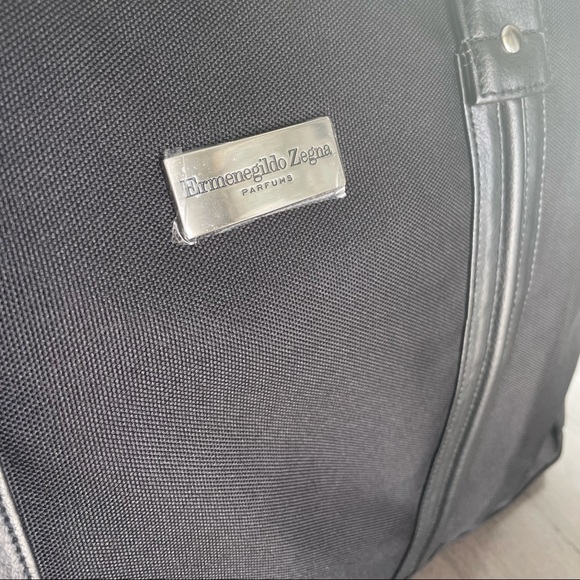 Zegna Parfum, Black Casual Duffel Bag - Picture 4 of 8